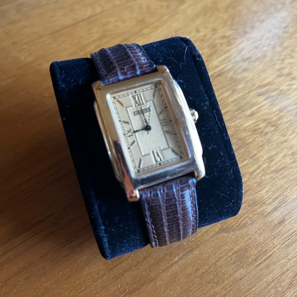 Men’s 90s Gold guess watch